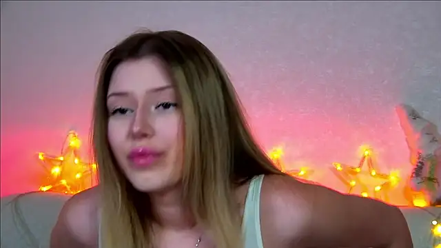 Snapshot of LiliaBianka chatting on 12.29.24 LiliaBianka online show from 12.29.24
