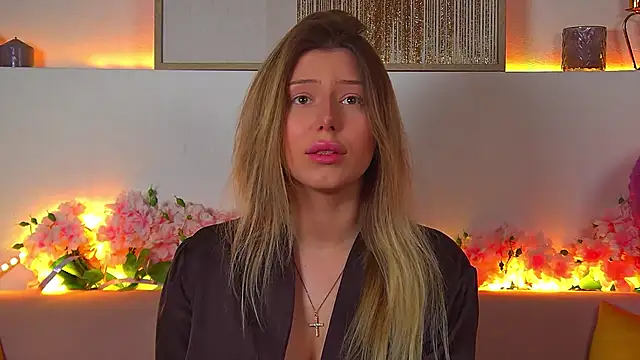 Snapshot of LiliaBianka chatting on 02.16.25 LiliaBianka online show from 02.16.25