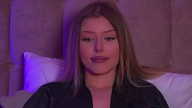 Snapshot of LiliaBianka chatting on 02.21.25 LiliaBianka online show from 02.21.25
