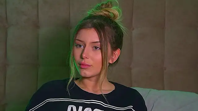 Snapshot of LiliaBianka chatting on 03.11.25 LiliaBianka online show from 03.11.25