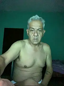 Snapshot of Clau7opez chatting on 03.16.26 Clau7opez online show from 03.16.26