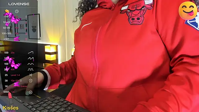 Snapshot of Valeria__soler chatting on 01.25.25 Valeria soler online show from 01.25.25