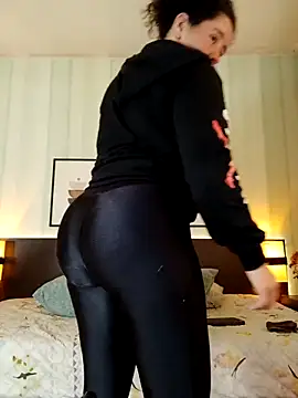 Snapshot of Valeria__soler chatting on 02.18.25 Valeria soler online show from 02.18.25