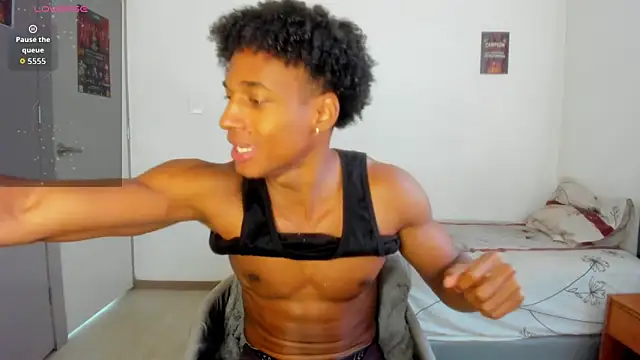 Snapshot of Malkongarcia chatting on 09.15.25 Malkongarcia online show from 09.15.25