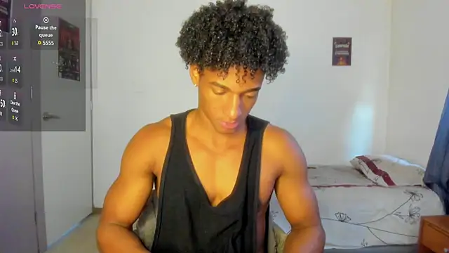 Snapshot of Malkongarcia chatting on 09.18.25 Malkongarcia online show from 09.18.25