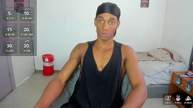 Snapshot of Malkongarcia chatting on 09.29.25 Malkongarcia online show from 09.29.25