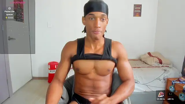 Snapshot of Malkongarcia chatting on 10.03.25 Malkongarcia online show from 10.03.25