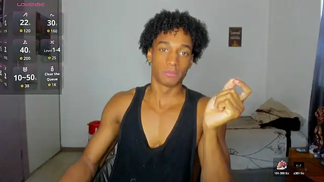 Snapshot of Malkongarcia chatting on 10.21.25 Malkongarcia online show from 10.21.25