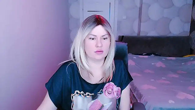 Snapshot of natusik chatting on 02.12.25 natusik online show from 02.12.25