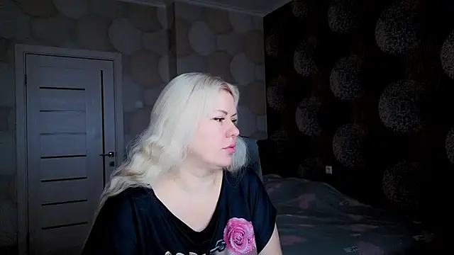 Snapshot of natusik chatting on 03.12.25 natusik online show from 03.12.25