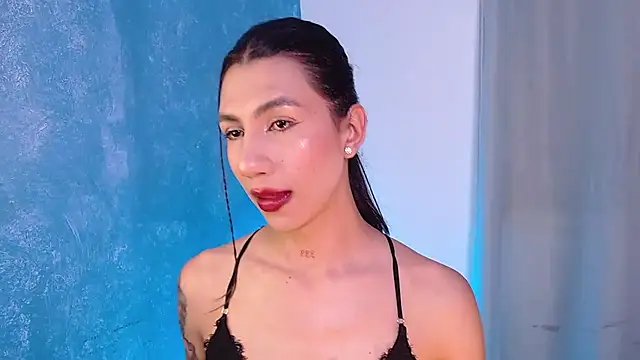 sofiaa grey  online show from 02.01.25