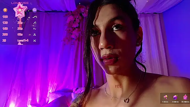 sofiaa grey  online show from 03.06.25