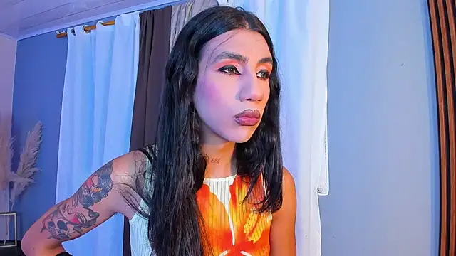 sofiaa grey  online show from 11.01.25