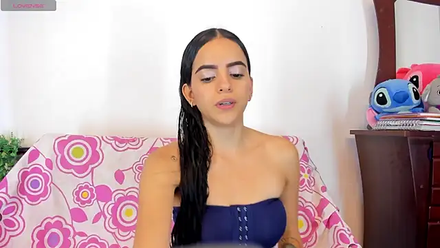 Snapshot of emilyclay_1 chatting on 09.22.25 emilyclay 1 online show from 09.22.25