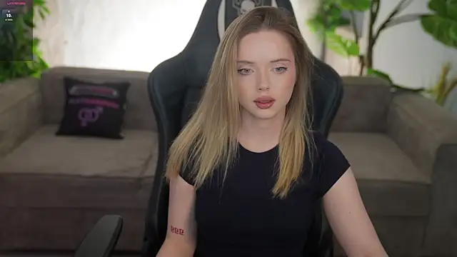 Snapshot of Cassy-Celestial_ chatting on 02.19.26 Cassy-Celestial online show from 02.19.26