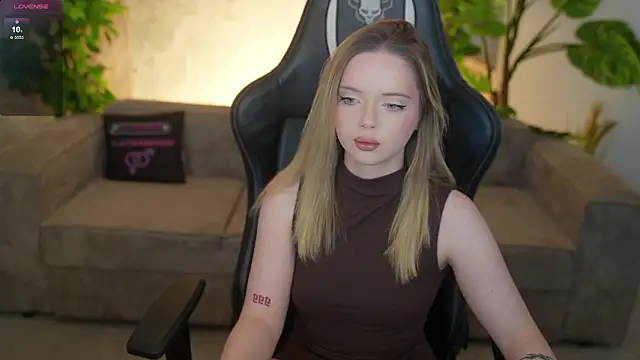 Snapshot of Cassy-Celestial_ chatting on 02.21.26 Cassy-Celestial online show from 02.21.26