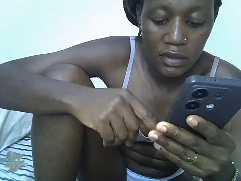 Snapshot of pretty_alma20 chatting on 02.15.25 pretty alma20 online show from 02.15.25