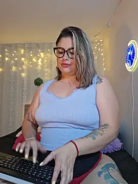 Snapshot of Juliietha_servas chatting on 05.08.26 Juliietha servas online show from 05.08.26