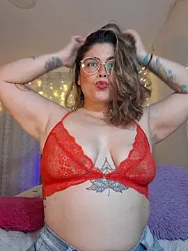 Snapshot of Juliietha_servas chatting on 05.18.26 Juliietha servas online show from 05.18.26