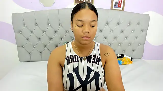 Snapshot of BRIYITHMENA chatting on 03.01.25 BRIYITHMENA online show from 03.01.25