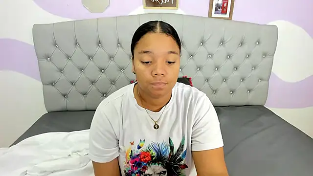 Snapshot of BRIYITHMENA chatting on 03.11.25 BRIYITHMENA online show from 03.11.25