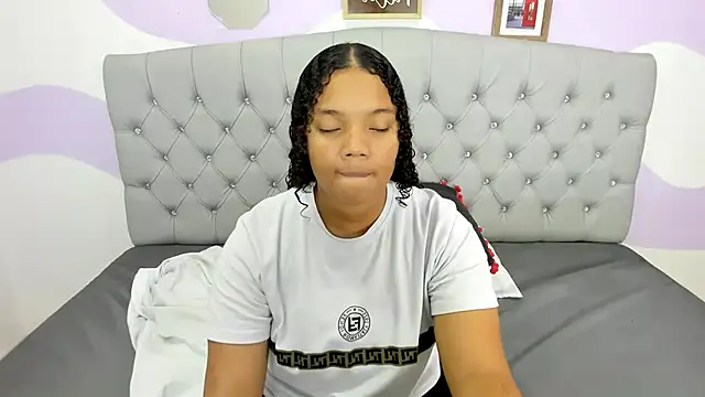 Snapshot of BRIYITHMENA chatting on 03.21.25 BRIYITHMENA online show from 03.21.25