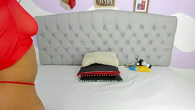 Snapshot of BRIYITHMENA chatting on 12.16.25 BRIYITHMENA online show from 12.16.25