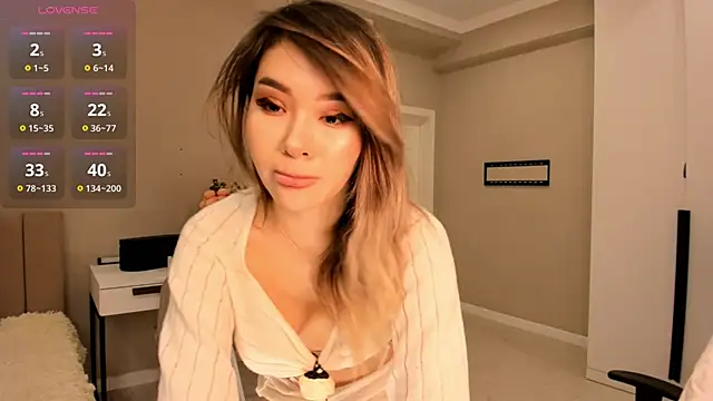 Snapshot of aya_shy chatting on 01.22.25 aya shy online show from 01.22.25