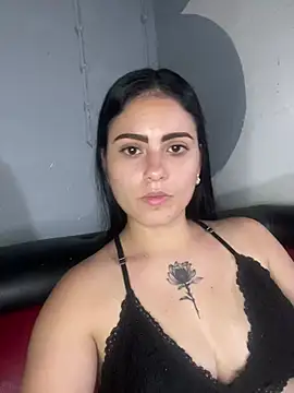 Snapshot of Azuna25 chatting on 07.17.26 Azuna25 online show from 07.17.26