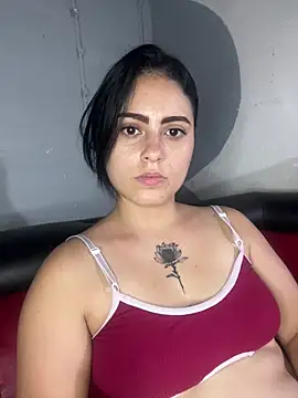 Snapshot of Azuna25 chatting on 07.18.26 Azuna25 online show from 07.18.26