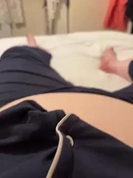 Snapshot of curvygirll2 chatting on 01.12.25 curvygirll2 online show from 01.12.25