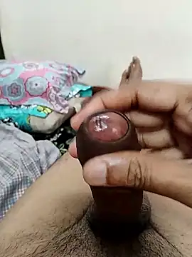 Snapshot of AUNTY1984 chatting on 09.11.25 AUNTY1984 online show from 09.11.25