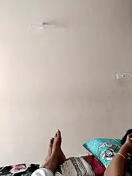 Snapshot of AUNTY1984 chatting on 09.16.25 AUNTY1984 online show from 09.16.25