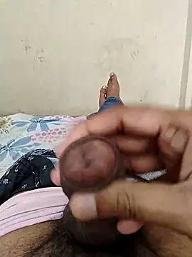 Snapshot of AUNTY1984 chatting on 10.07.25 AUNTY1984 online show from 10.07.25