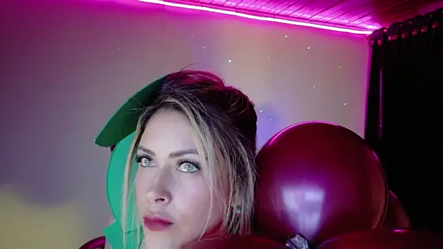 Natalia Montoya online show from 10.26.25