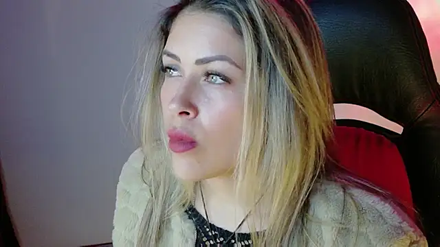 Natalia Montoya online show from 11.04.25