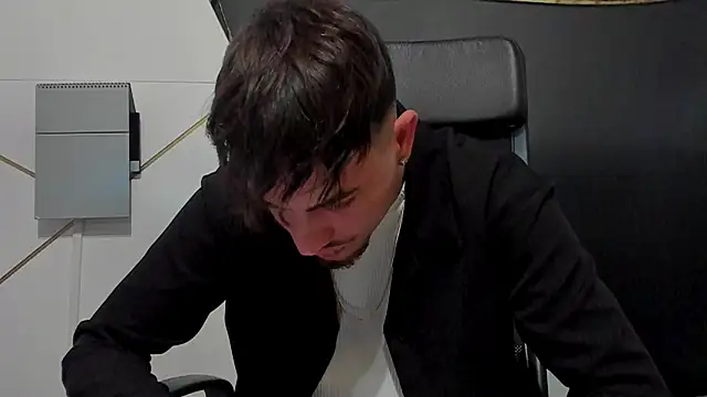 Snapshot of BrandonTate chatting on 04.26.26 BrandonTate online show from 04.26.26