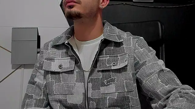 Snapshot of BrandonTate chatting on 05.07.26 BrandonTate online show from 05.07.26