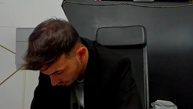 Snapshot of BrandonTate chatting on 05.12.26 BrandonTate online show from 05.12.26