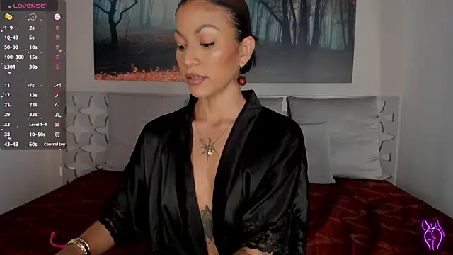 LunaRuso online show from 02.13.25