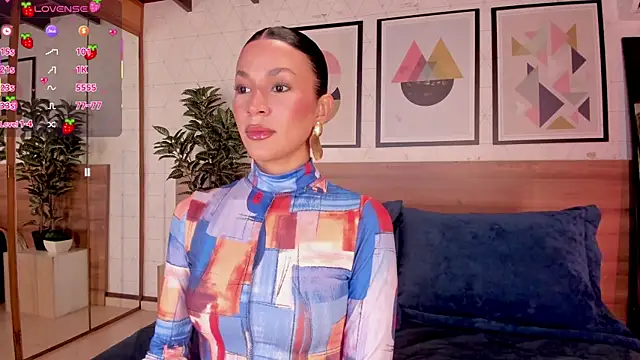 Snapshot of LunaRuso chatting on 02.11.26 LunaRuso online show from 02.11.26