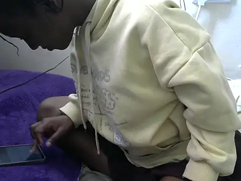 Ma-yolo001 online show from 10.06.25