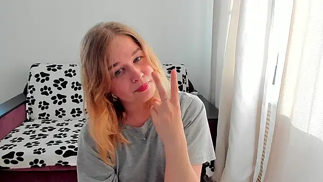 Snapshot of AlicePopsy chatting on 06.21.26 AlicePopsy online show from 06.21.26