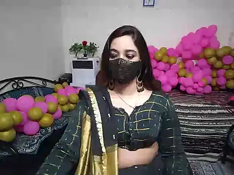 Snapshot of Arushisingh8888 chatting on 12.17.24 Arushisingh8888 online show from 12.17.24