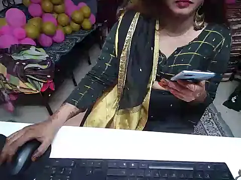 Snapshot of Arushisingh8888 chatting on 12.17.24 Arushisingh8888 online show from 12.17.24