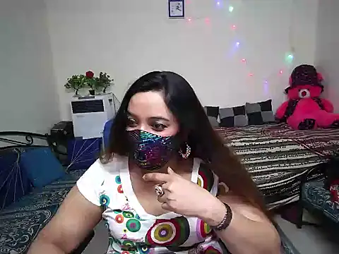 Snapshot of Arushisingh8888 chatting on 02.15.25 Arushisingh8888 online show from 02.15.25