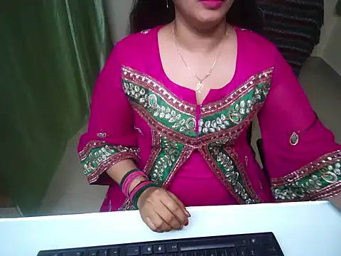 Snapshot of Arushisingh8888 chatting on 10.15.25 Arushisingh8888 online show from 10.15.25