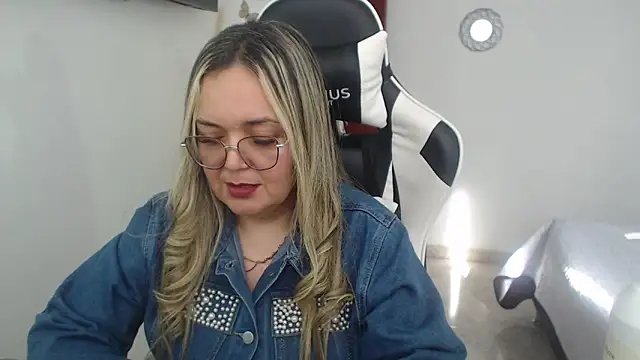 Snapshot of samy_vsn chatting on 05.23.26 samy vsn online show from 05.23.26