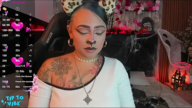 Neko Misaki online show from 10.25.25