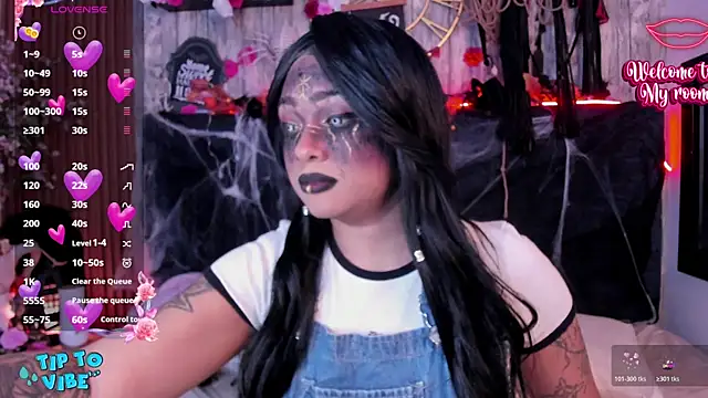 Neko Misaki online show from 10.31.25